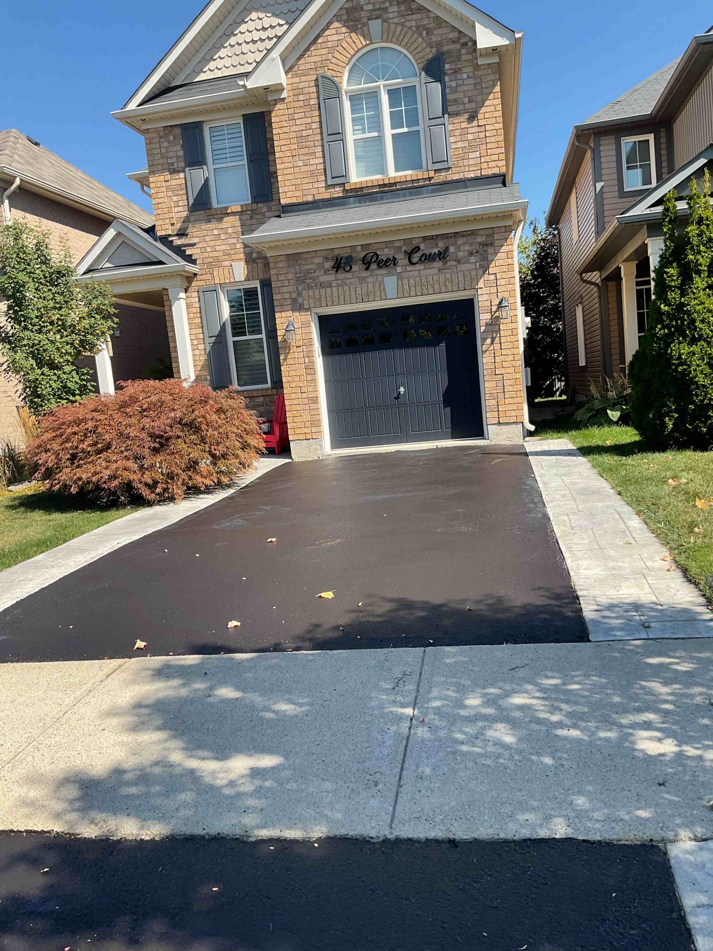 Newly sealed driveway at 48 Peer Court Hamilton by Pro Seel